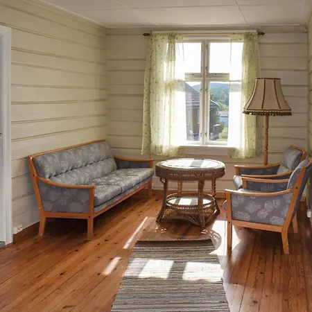 3 Bedroom Amazing In Holiday home